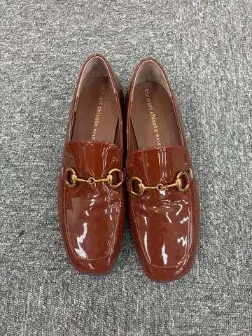 브라운 에나멜 로퍼 22.5cm