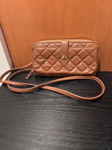 미사용 새상품 브라운 퀼팅 장지갑 숄더