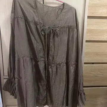 LAVEANGE 브라운 리본 포함 캐주얼 셔츠