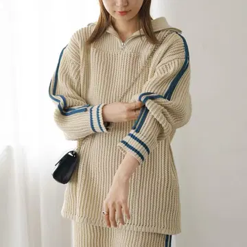 카스타네 Kastane 라인 니트 풀오버 하프 지퍼 니트