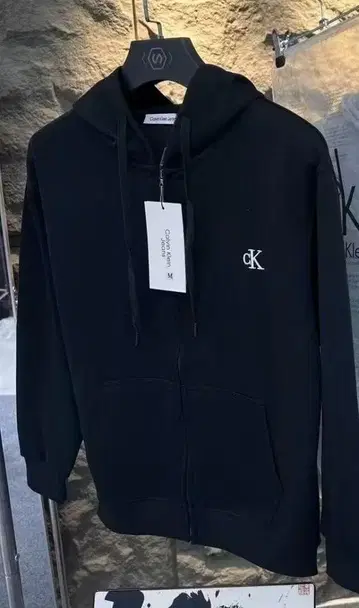 Calvin Klein 블랙 집업 후드티 M