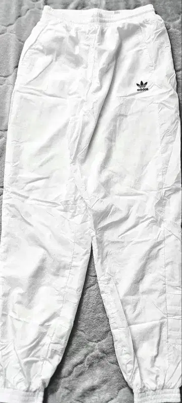 adidas 화이트 트랙 팬츠 L 사이즈 빅 로고