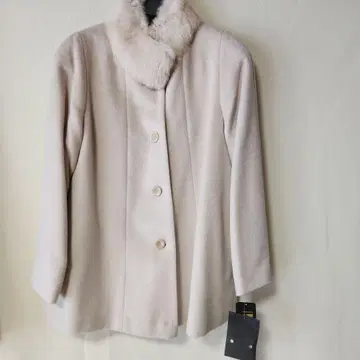크림색 코트 퍼 카라 부착 L 사이즈