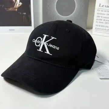 Calvin Klein Jeans 블랙 캡