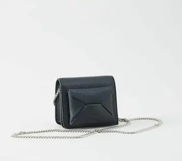 ADD CULUMN 화이트 숄더백