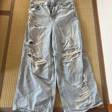 라이트 블루 데미지 가공 와이드 팬츠 ZARA