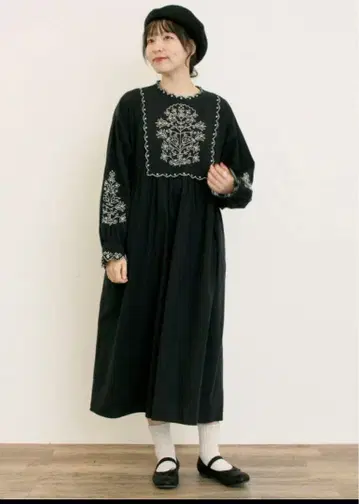 배색 자수 원피스 Samansa Mos2 원피스 블랙