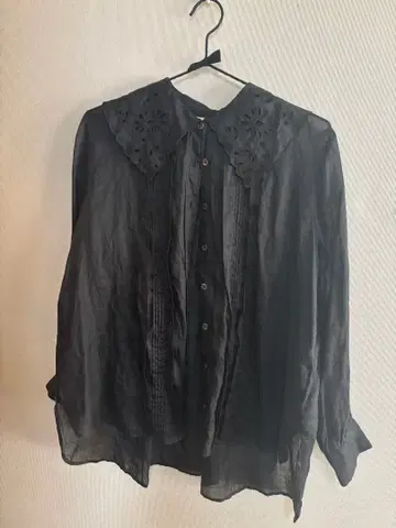 Heriter 엘리테 컷워크 칼라 블라우스