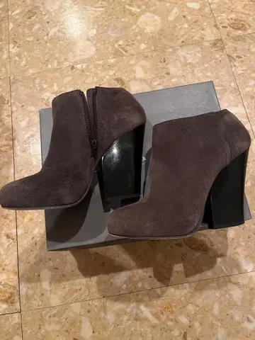 브라운 스웨이드 지퍼 하이힐 부츠 JILL STUART