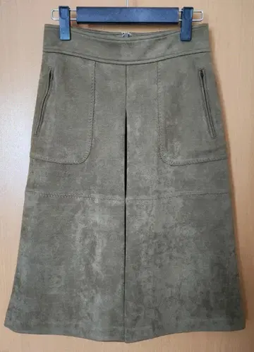 AMBIENT 피치 스킨 플레어 스커트 카키 M