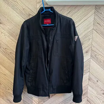 GUESS 블랙 점퍼 S