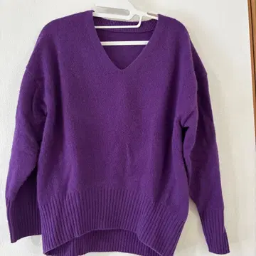 ROPE V넥 스웨터