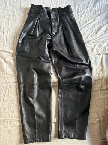 리얼 가죽 블랙 하이웨스트 팬츠