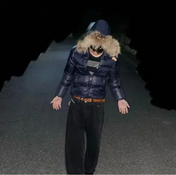 퍼 달린 다운 자켓 Y2K 그런지 시크 스타일 헤이세이 갸루 Opium