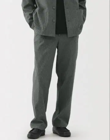 [ 새상품 미사용 ] 무인양품 신사 가로 세로 스트레치 기모 헤링본 팬츠