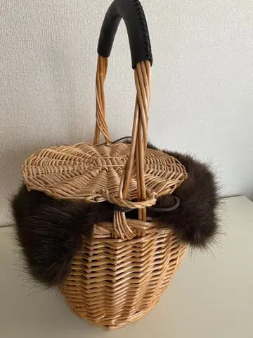 바스켓백 다크 브라운 퍼 포함