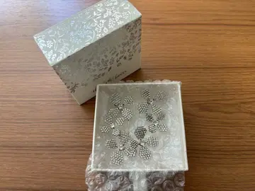 [ Elizabeth Bower ] June Bud Chandelier