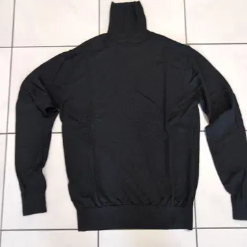 Sovereign 터틀넥 니트 (울 실크 캐시미어) 블랙 L