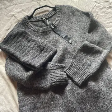 두지엠 클라세 넥워머 포함 니트 원피스