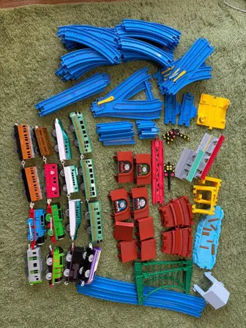 프라레일 차량과 레일 세트