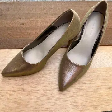 M 사이즈 골드 펌프스