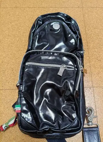 [ 새상품급 ] 오로비안코 원숄더 에나멜 바디백