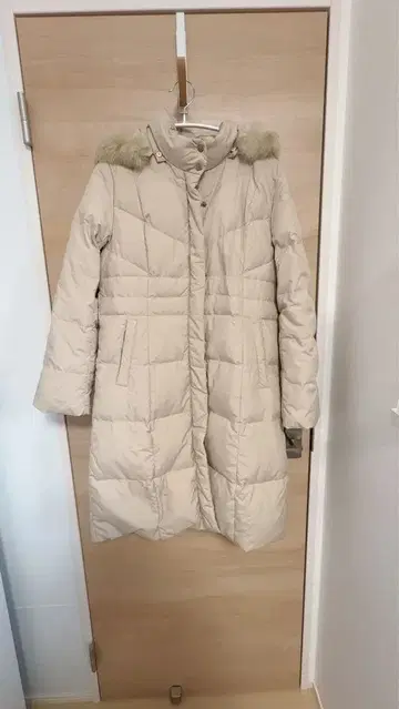 GRADE 후드 부착 베이지 다운 자켓