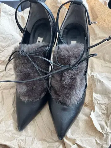 DIANA 가죽 퍼 스틸레토 하이힐