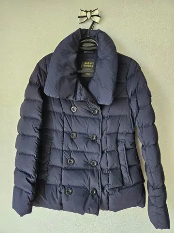 TATRAS 네이비 다운 자켓 숏 기장
