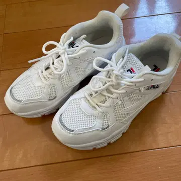 Fila 화이트 스니커즈 24cm