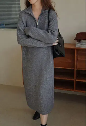 그레이 하프 지퍼 니트 원피스 하이넥