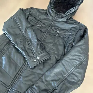 블랙 인조 가죽 후드 부착 자켓