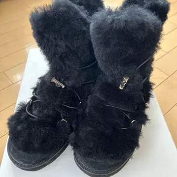 블랙 퍼 어그 부츠