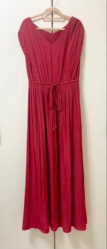 핑키&다이앤 빨간색 맥시 드레스 V넥 프렌치 슬리브