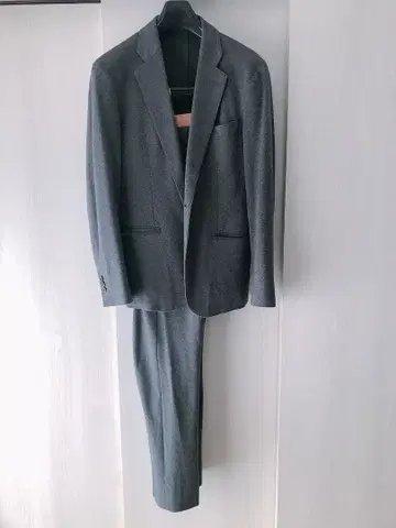 [ 어반 리서치 ] 차콜 그레이 캐주얼 셋업