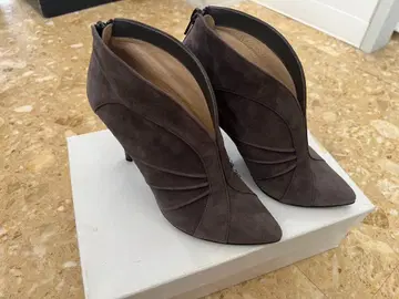 Diana Romache 스웨이드 비대칭 부티