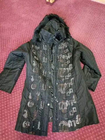 후드 부착 블랙 롱 코트