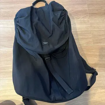 STANDARD SUPPLY 블랙 백팩