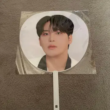 ATEEZ 부채 JONGHO 아치즈