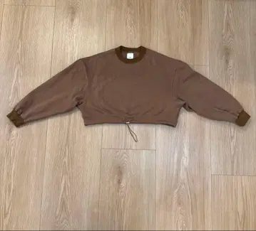 determ 데 크롭 맨투맨 브라운 4