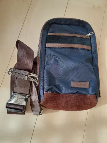 마스터피스 바디백