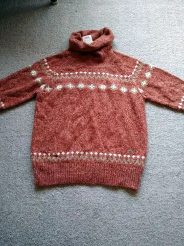 크로커다일 스웨터