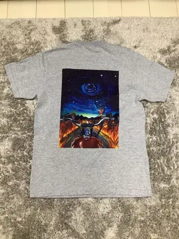 CHALLENGER 아트 프린트 T셔츠 그레이