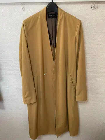 UNITED TOKYO 베이지 노카라 코트