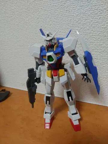 1/144 HG 건담 AEG1 완성품 동시 300엔 할인
