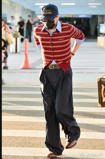 와이드 스트라이프 슬랙스