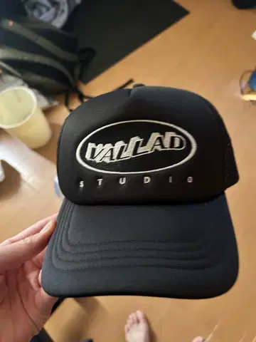 VALLAD 블랙 트래커 캡