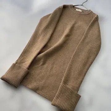 새상품급 CLANE/클라네 베이지 슬랜트 컷 니트탑 스웨터