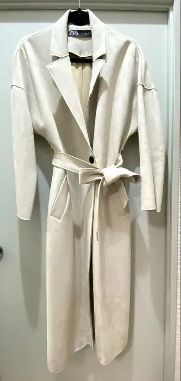 새상품급 ZARA 벨트 포함 롱 코트 스웨이드