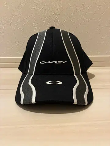 OAKLEY WAVE CAP [ Billie Eilish 착용 ]